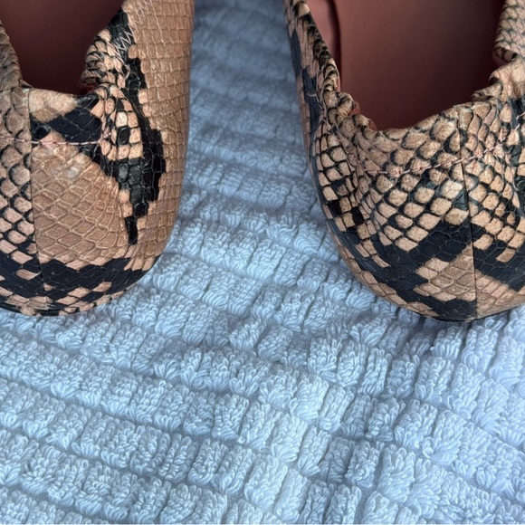 Tory Burch Snakeskin Pattern Ballet Flats - Black & Pink-Size 10 - Picture 4 of 5